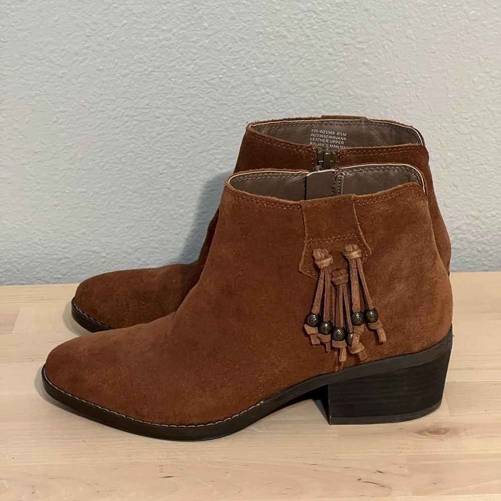 WHITE MOUNTAIN
Havana Tassel Booties Tan Suede Leather Size 6.5